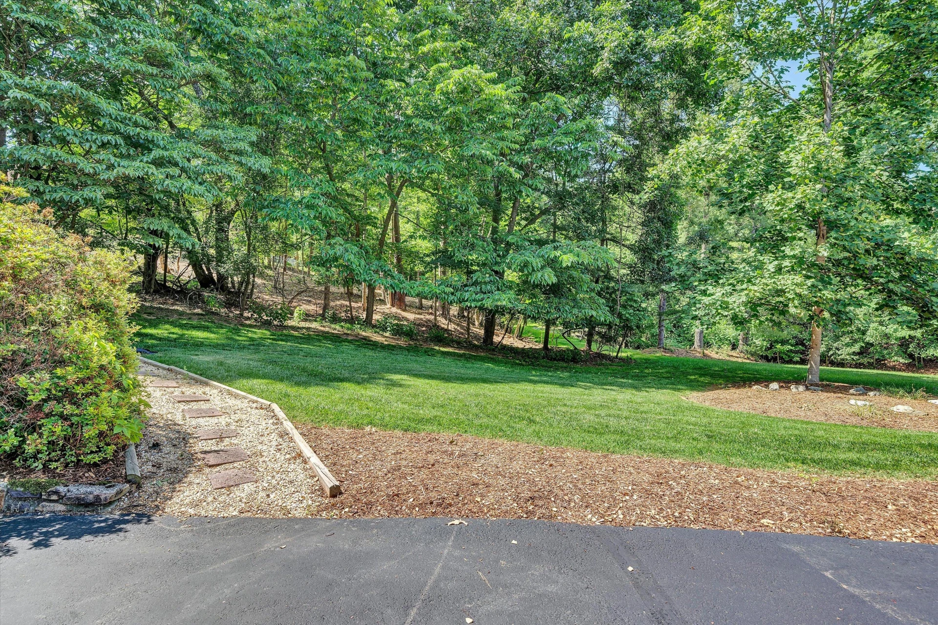 8281 Cardington DR - Photo 45