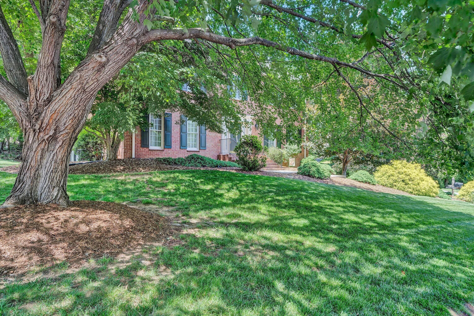 8281 Cardington DR - Photo 48