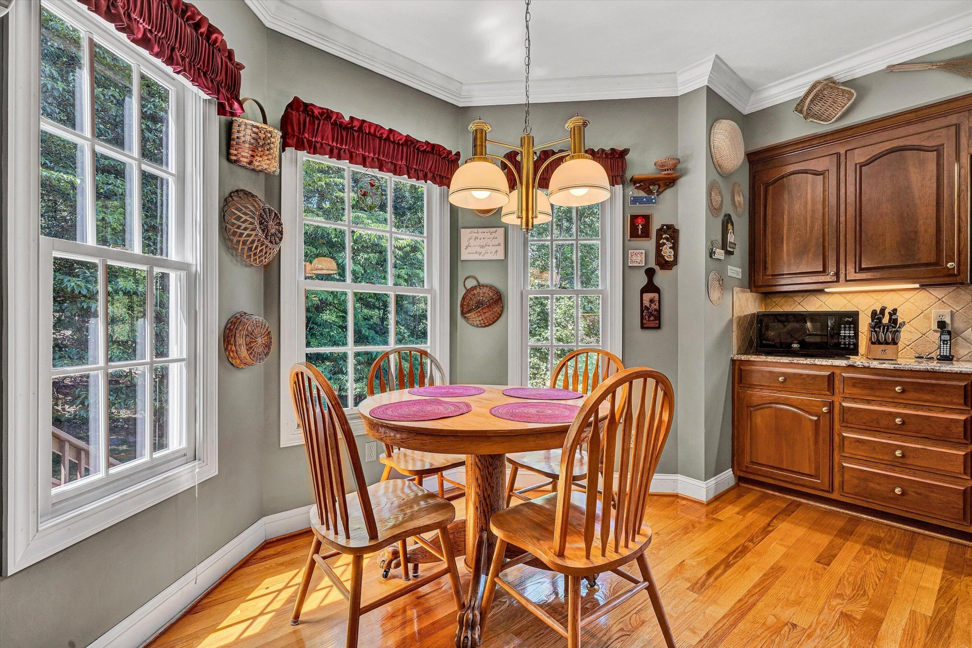 8281 Cardington DR - Photo 8