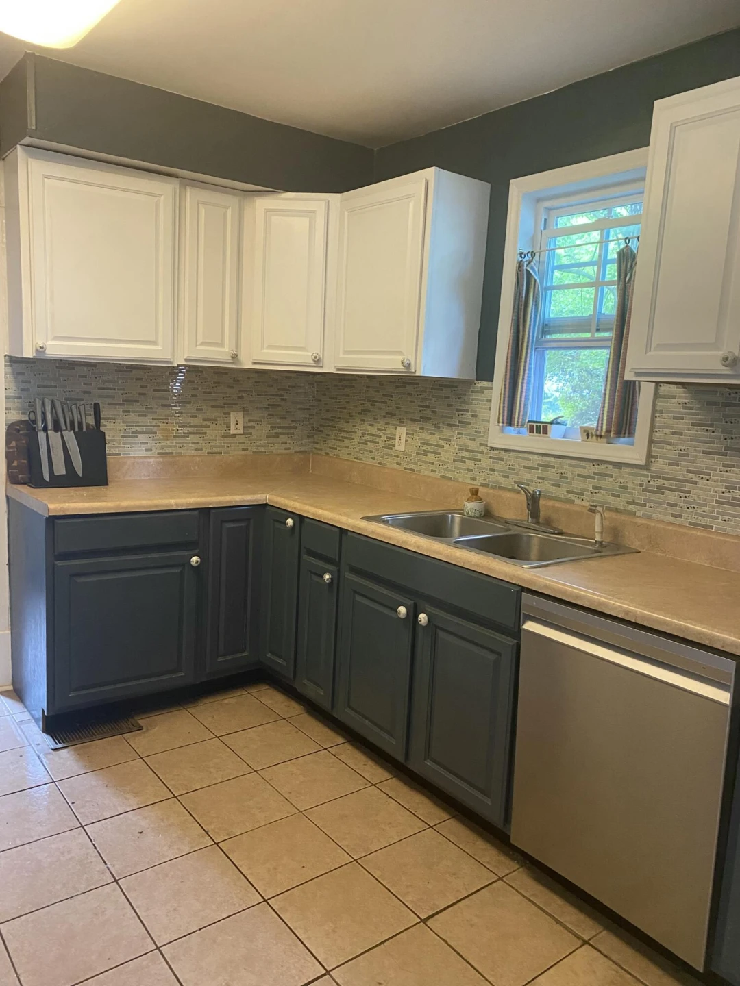 1611 8th ST SE - Photo 4