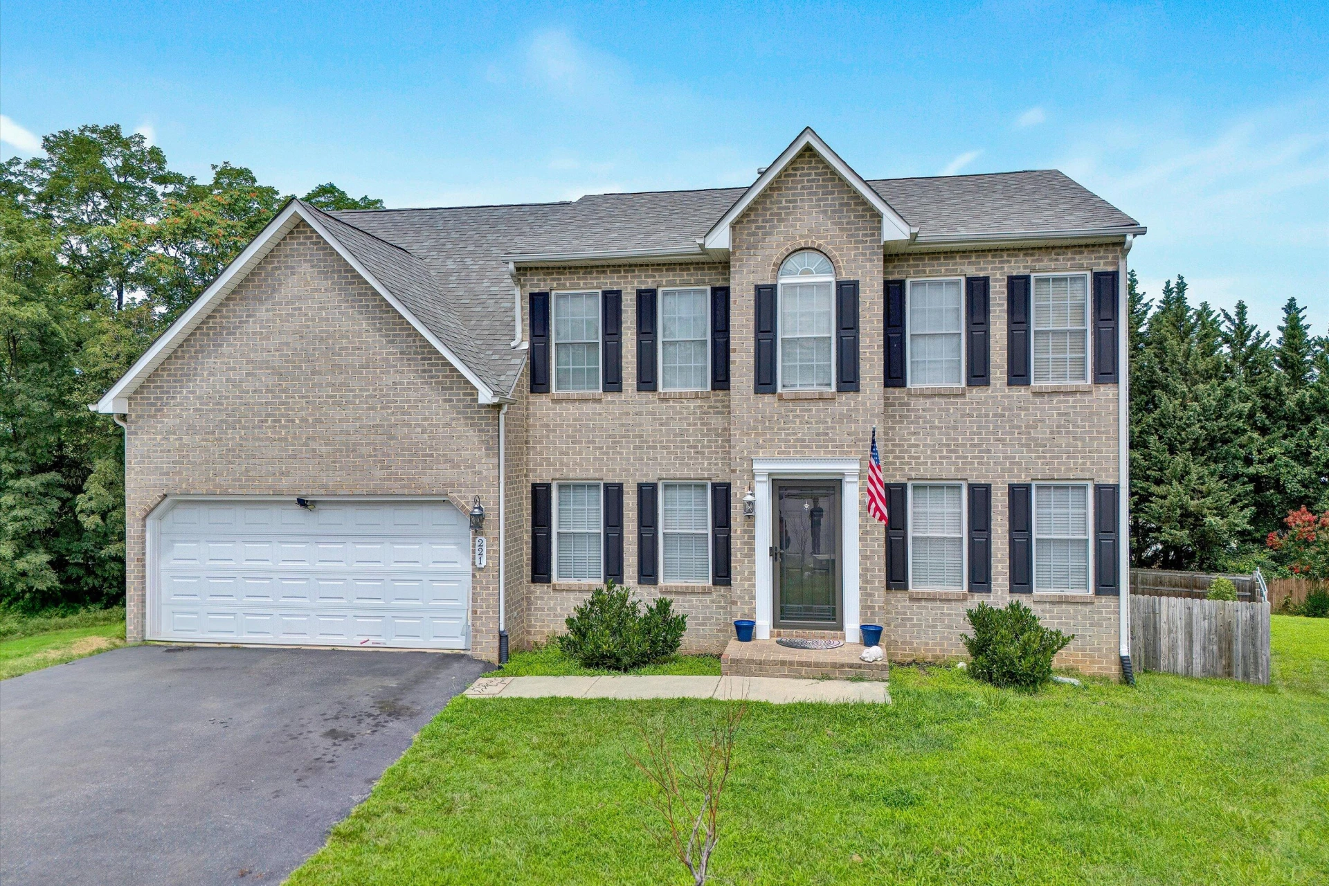 221 Minnie Bell LN - Photo 2
