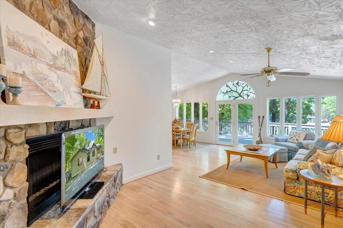 194 Kings WAY - Photo 8