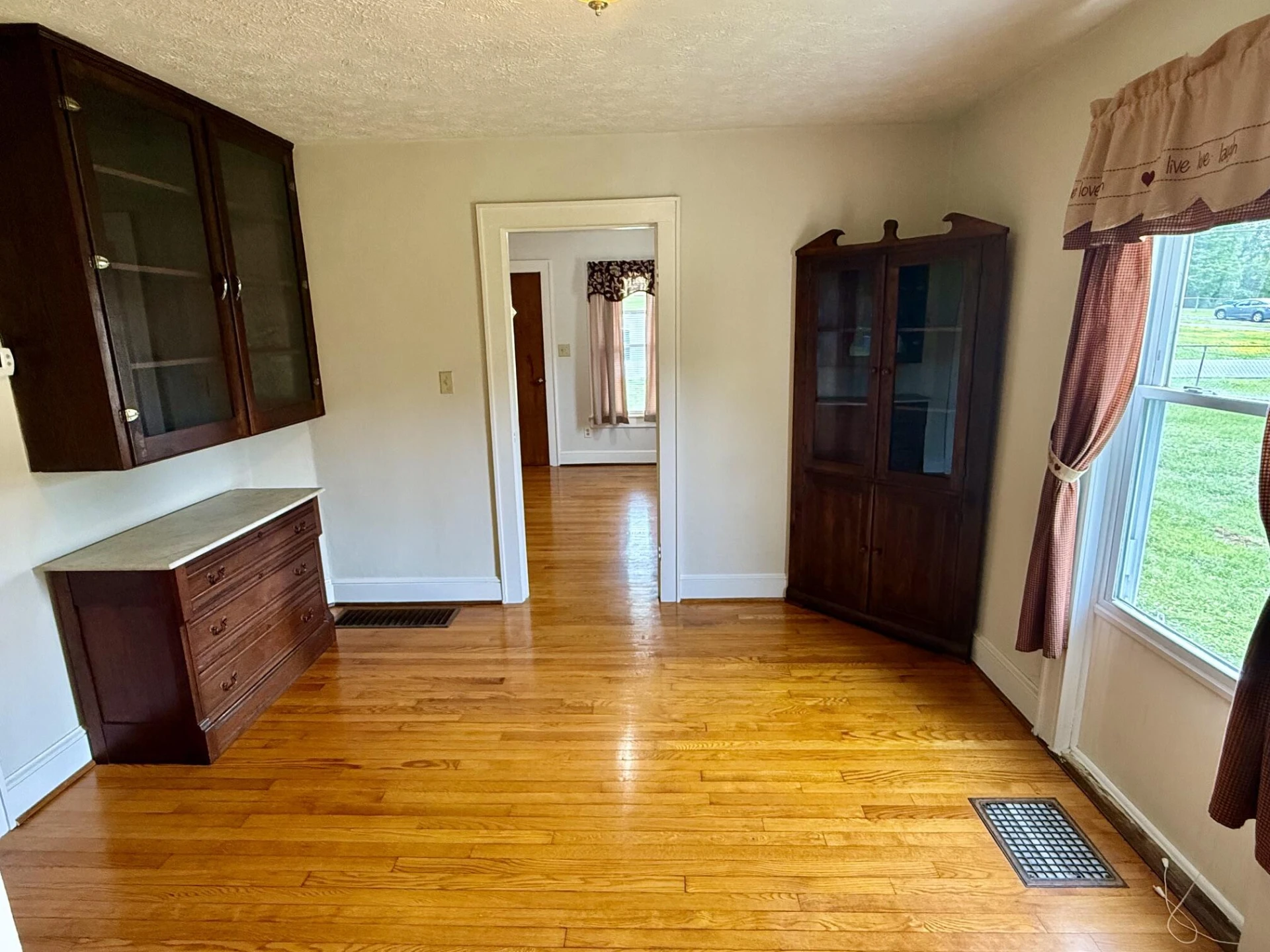 4420 Pennsylvania AVE NE - Photo 6