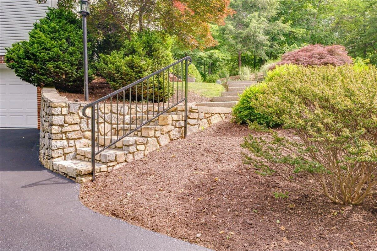 6446 Poages Mill DR - Photo 4