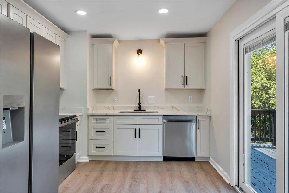 1072 Maywood DR - Photo 11
