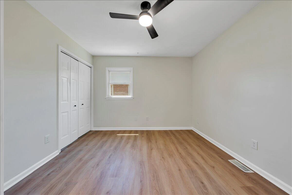 1072 Maywood DR - Photo 15