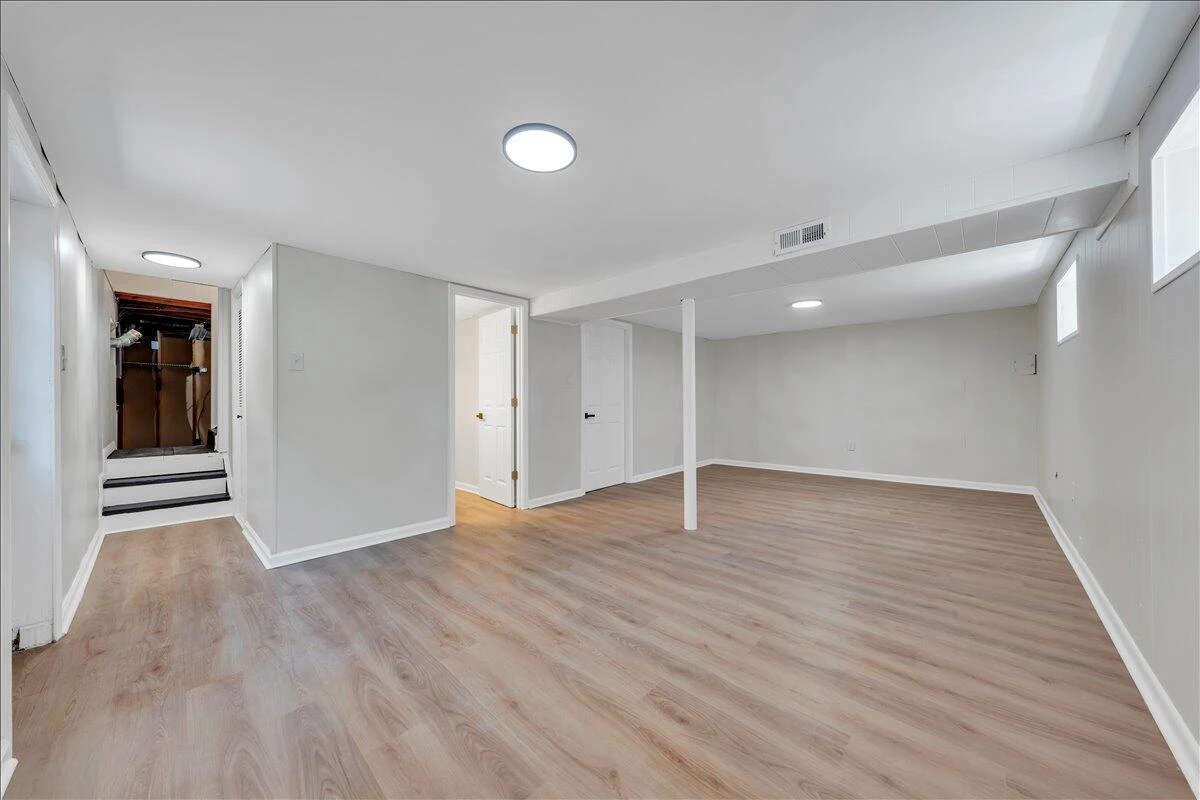 1072 Maywood DR - Photo 23