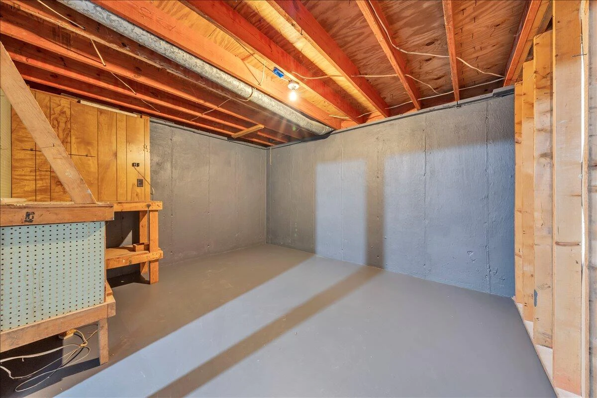 1072 Maywood DR - Photo 29