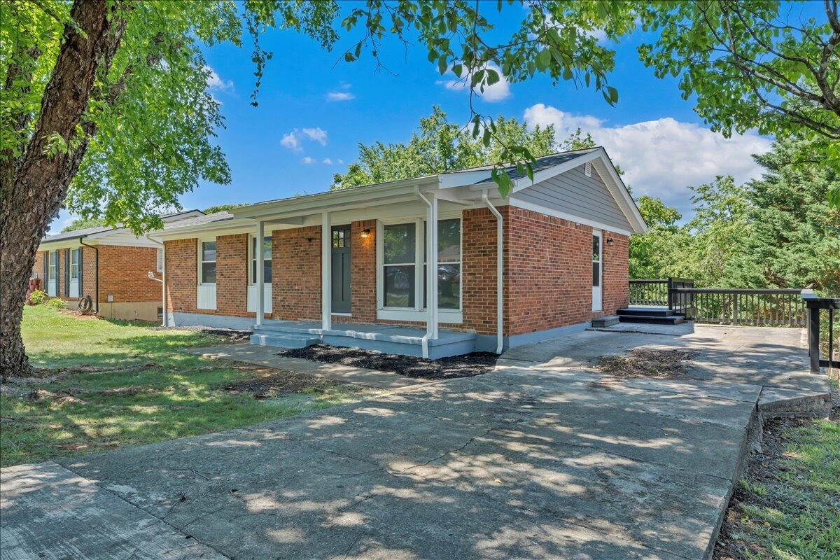 1072 Maywood DR - Photo 3
