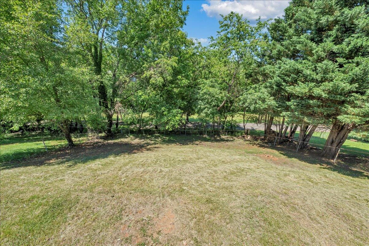 1072 Maywood DR - Photo 33