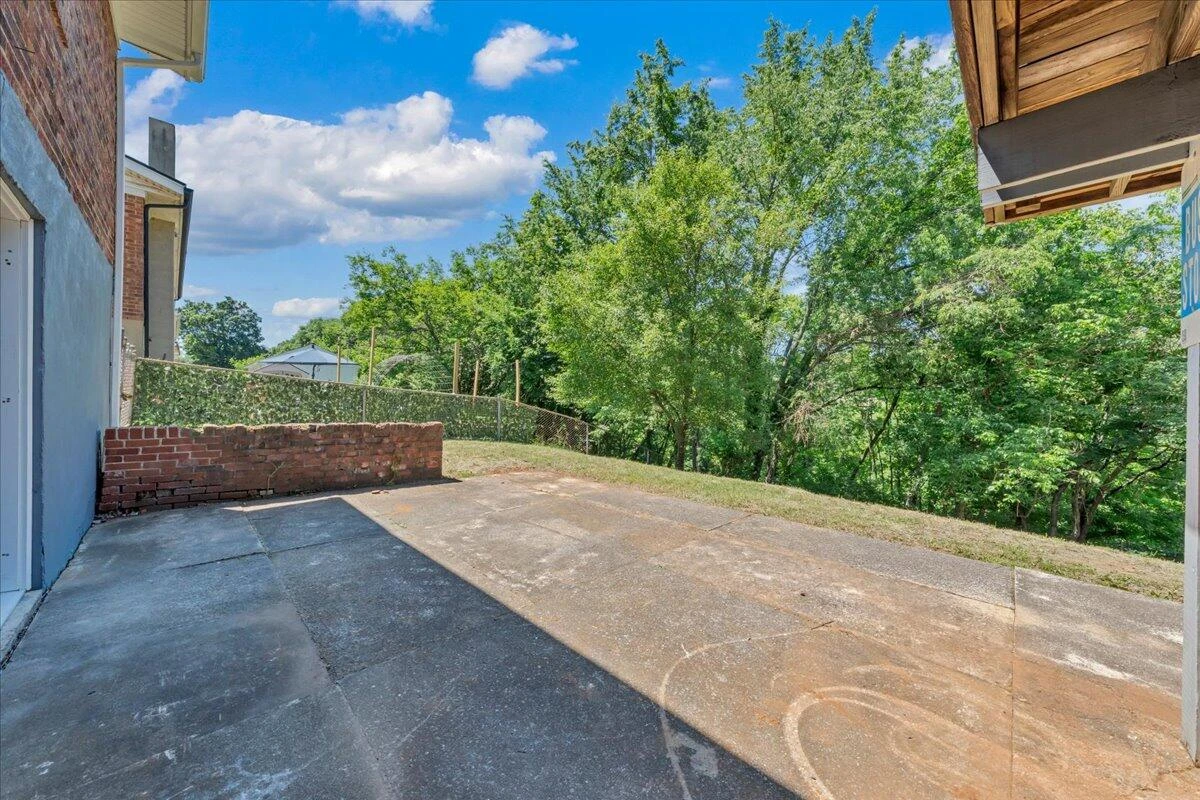 1072 Maywood DR - Photo 34