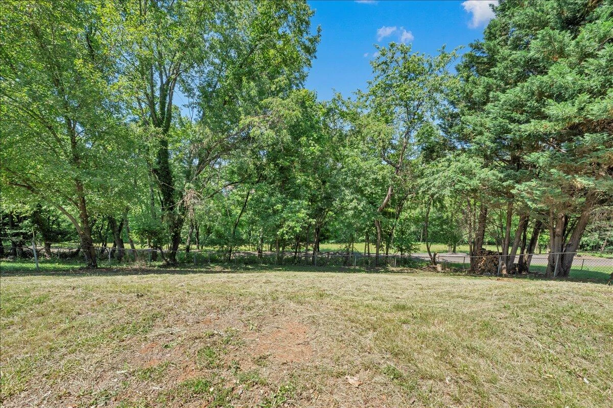 1072 Maywood DR - Photo 36