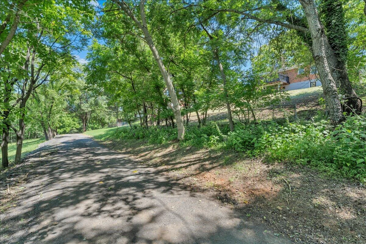1072 Maywood DR - Photo 38