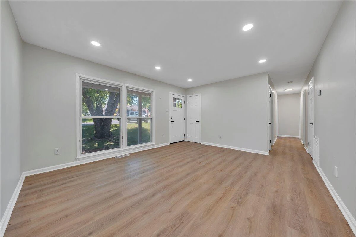 1072 Maywood DR - Photo 8
