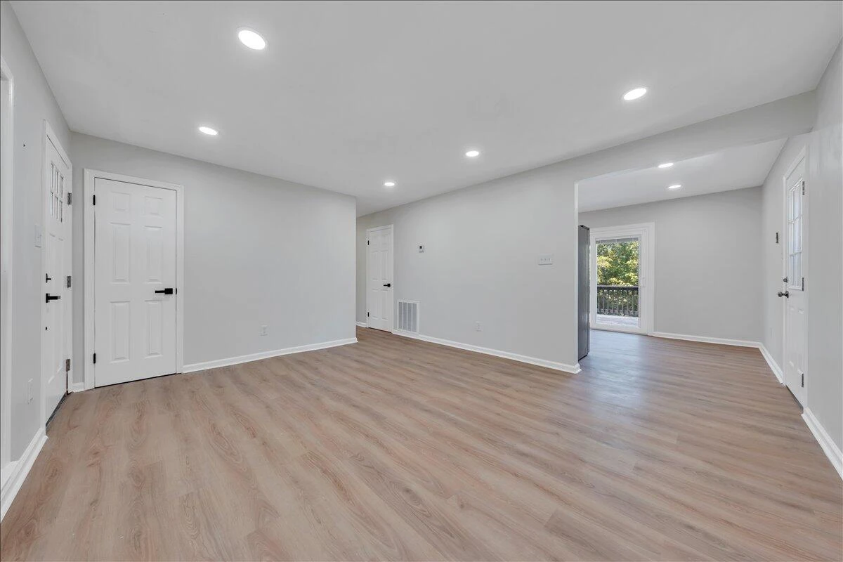 1072 Maywood DR - Photo 9