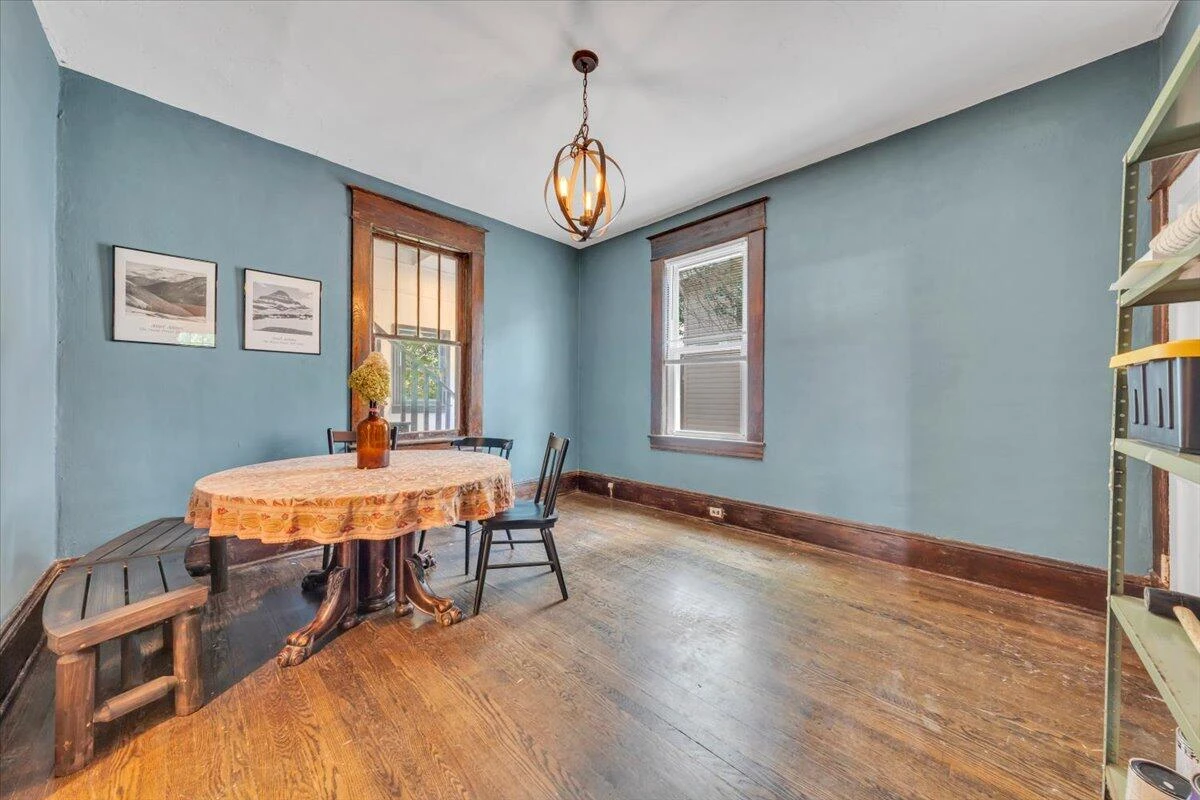 1516 7th ST SE - Photo 12
