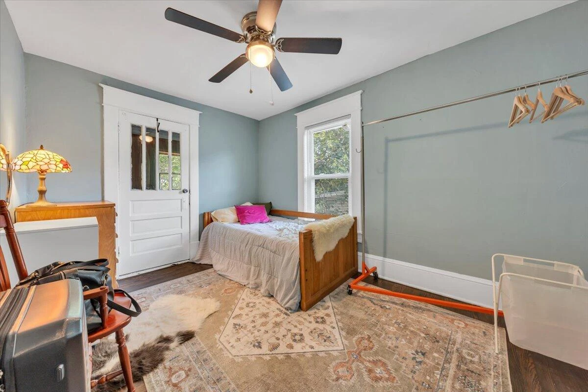 1516 7th ST SE - Photo 21