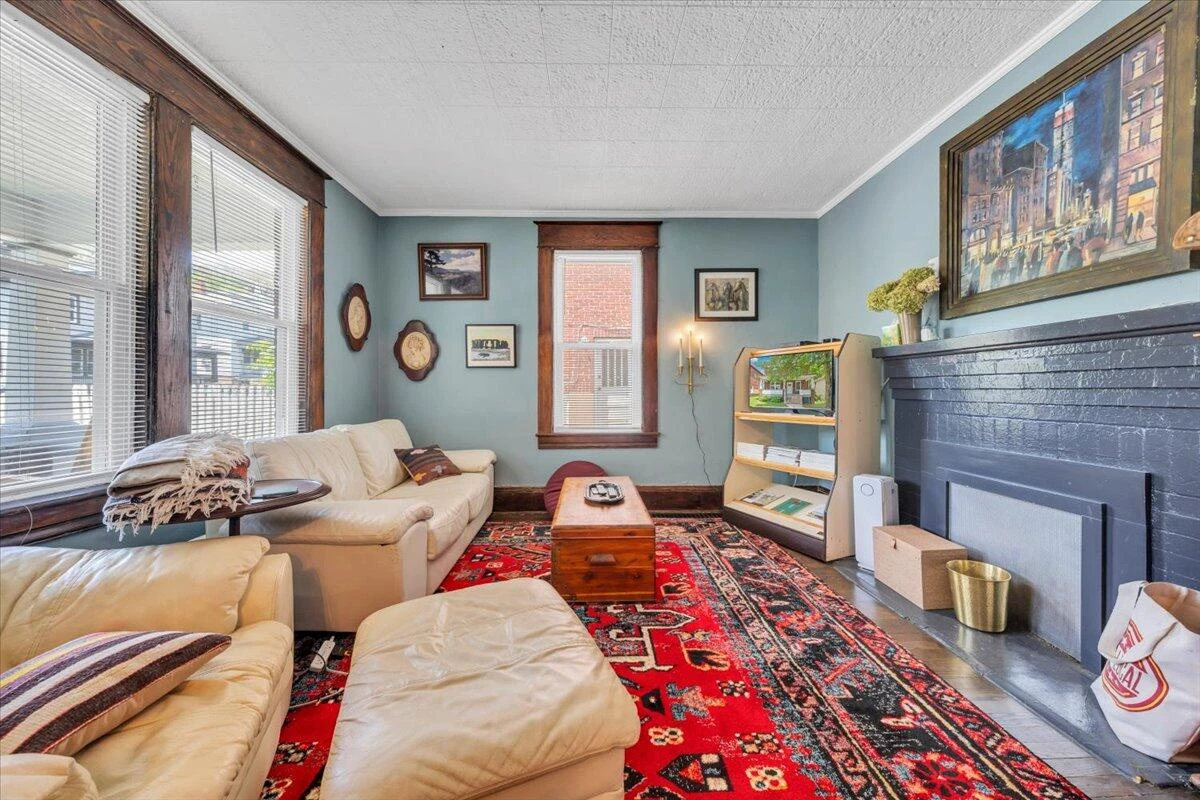 1516 7th ST SE - Photo 9