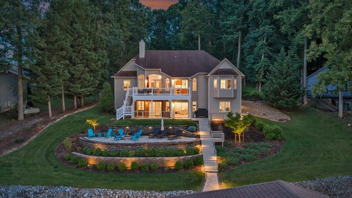 625 Winding Waters DR