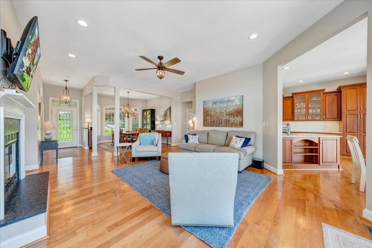 625 Winding Waters DR - Photo 29