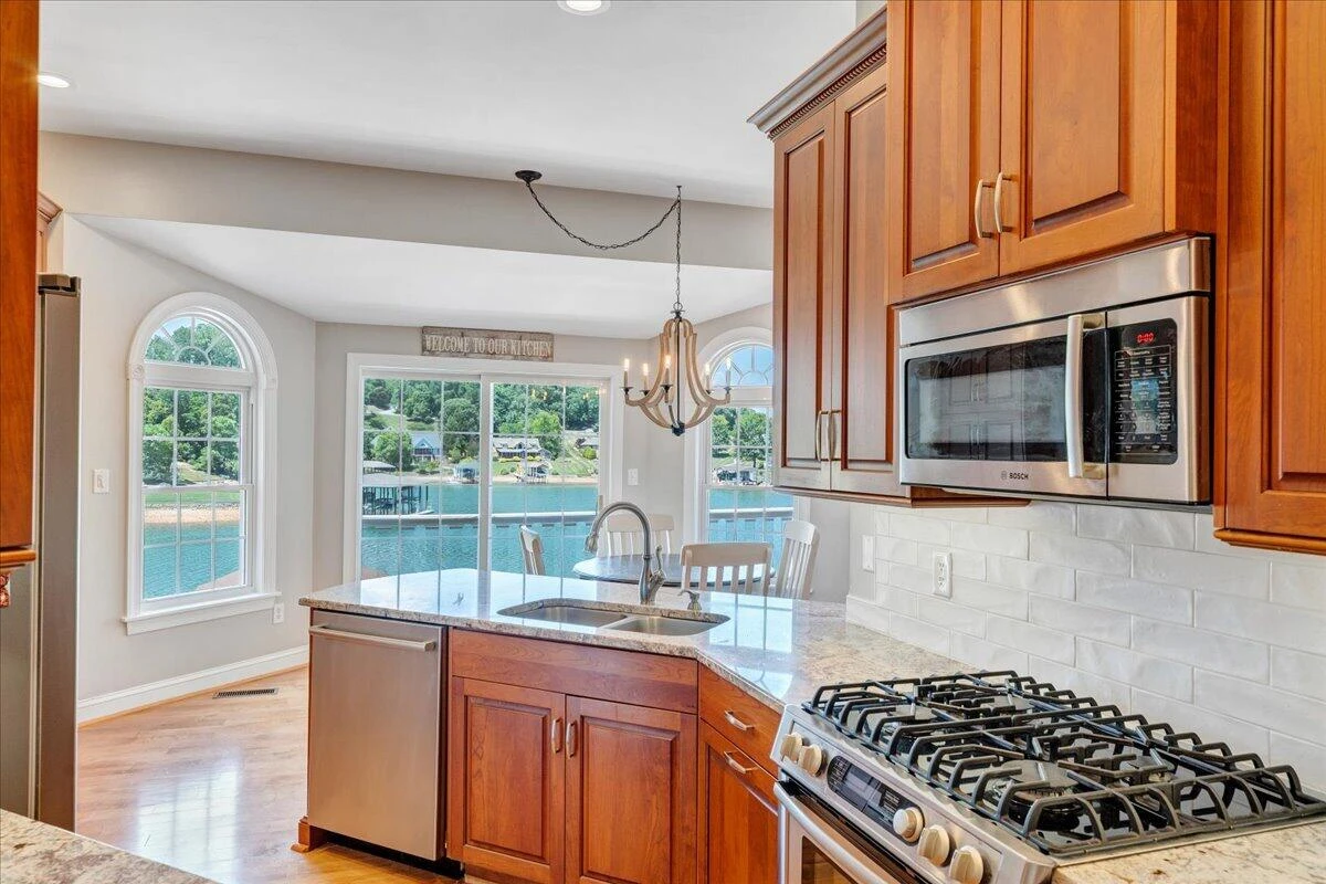 625 Winding Waters DR - Photo 33