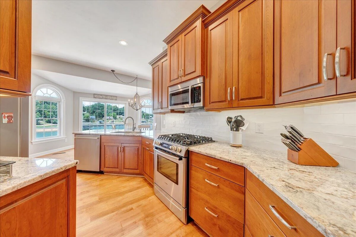 625 Winding Waters DR - Photo 34