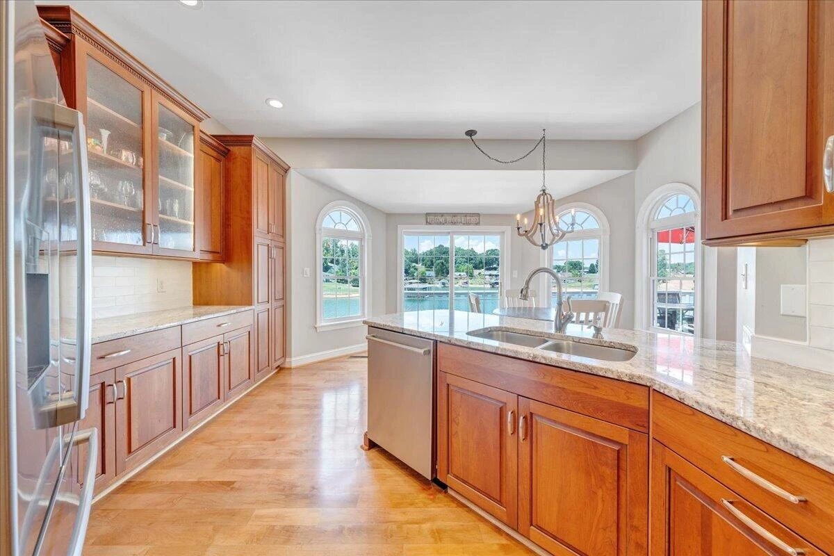 625 Winding Waters DR - Photo 35