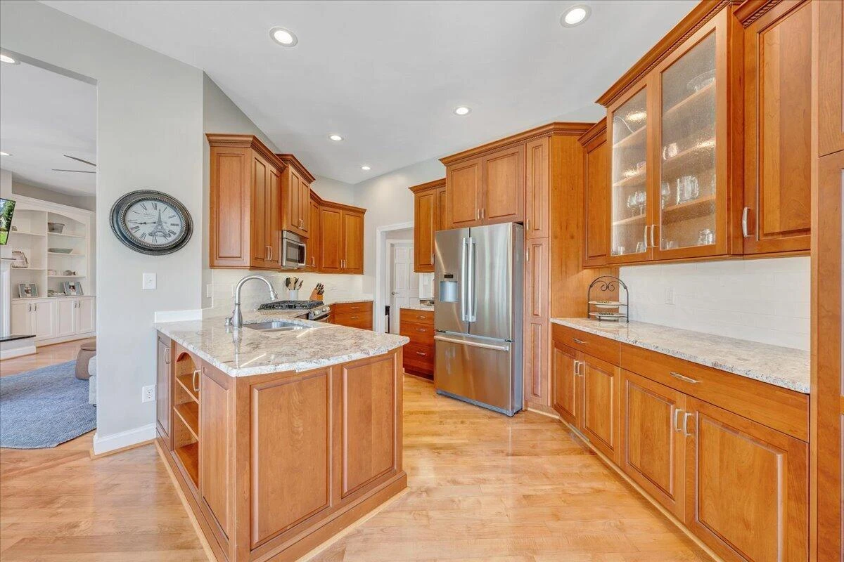 625 Winding Waters DR - Photo 36
