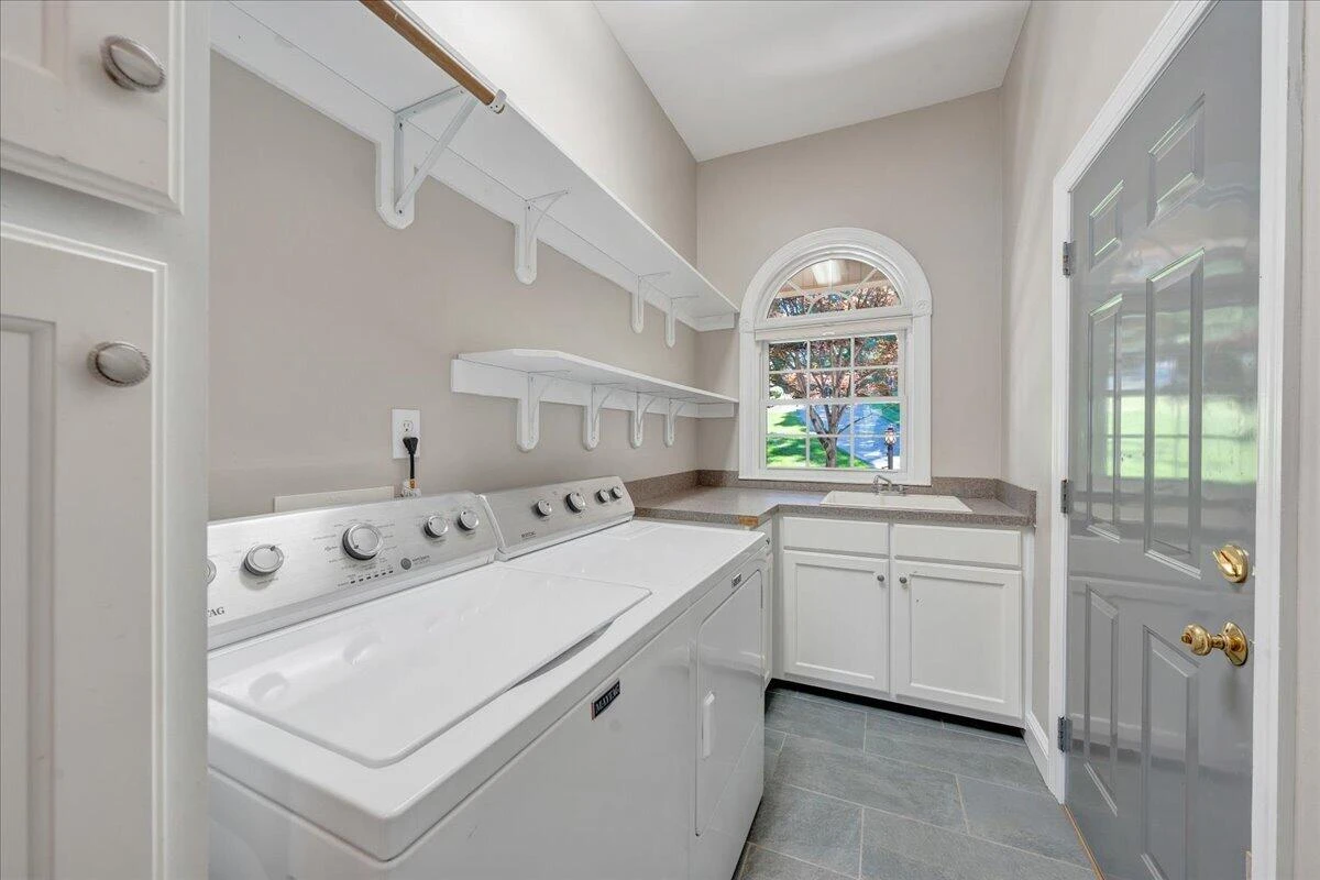 625 Winding Waters DR - Photo 46