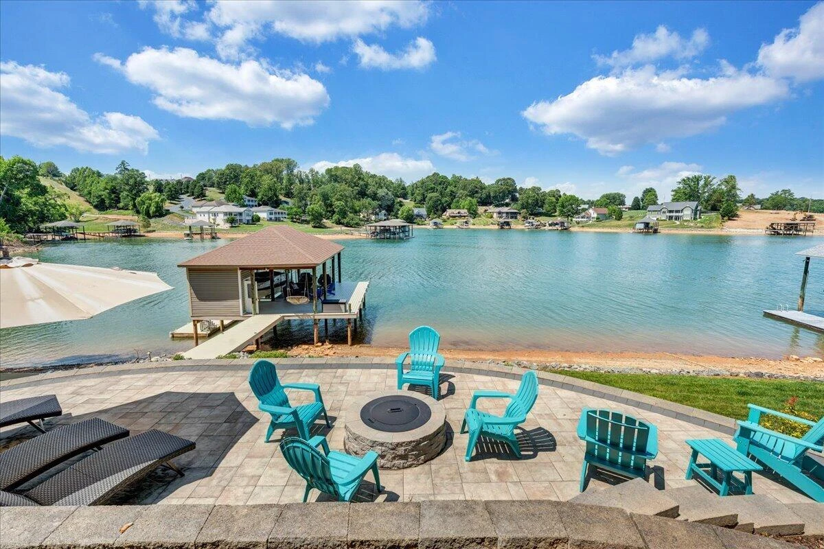 625 Winding Waters DR - Photo 10
