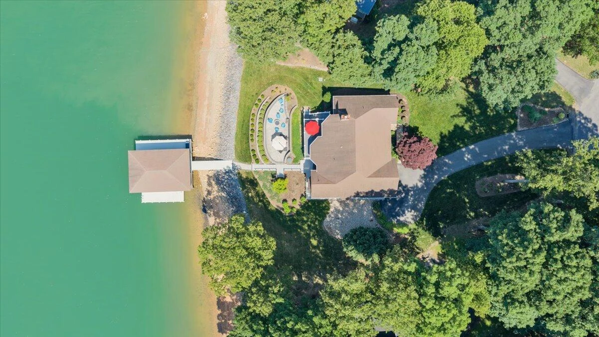 625 Winding Waters DR - Photo 73