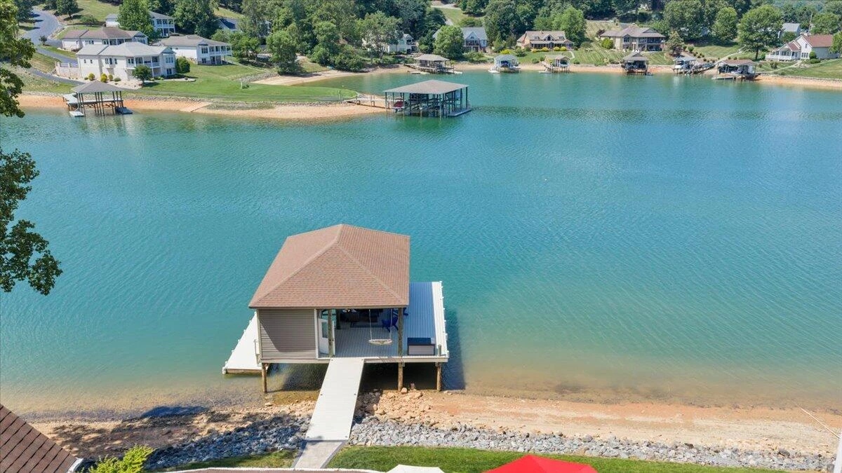 625 Winding Waters DR - Photo 74