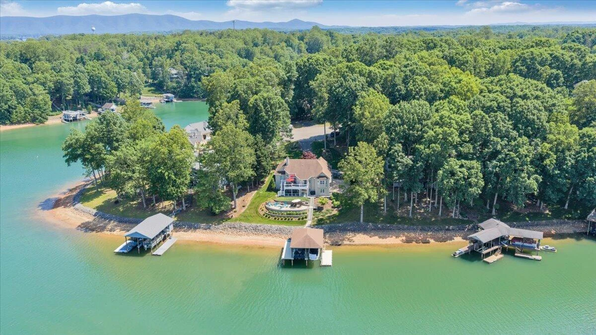 625 Winding Waters DR - Photo 76
