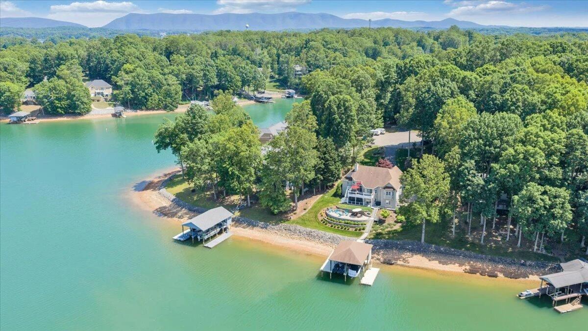 625 Winding Waters DR - Photo 78