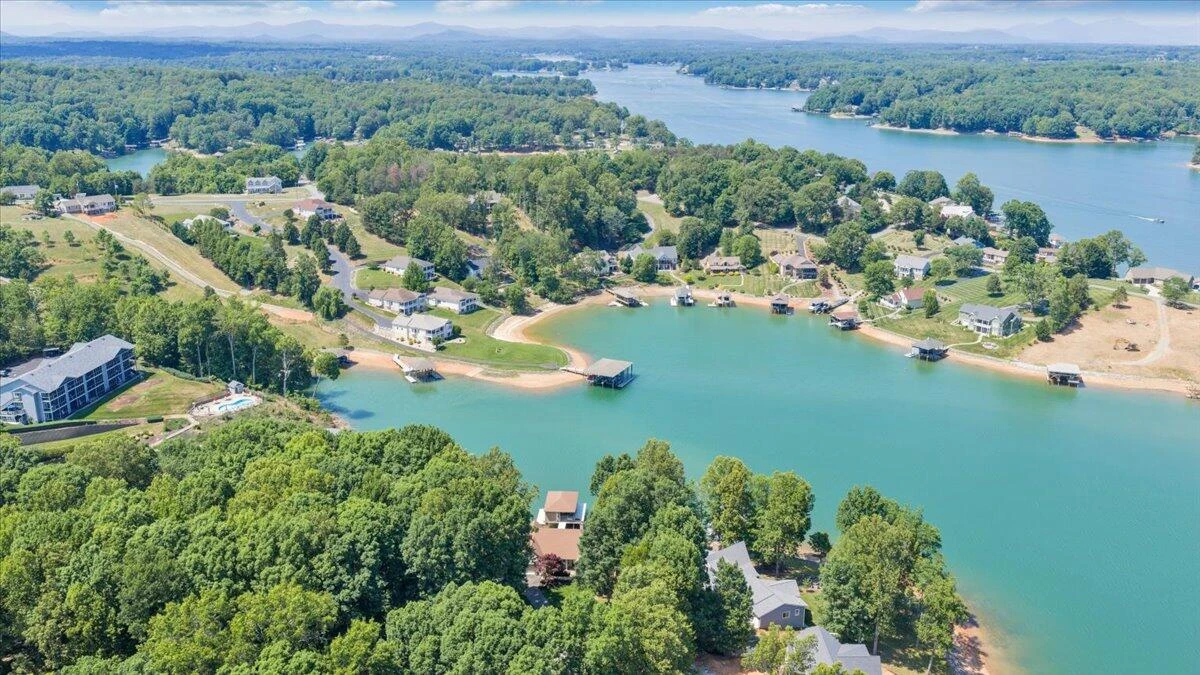 625 Winding Waters DR - Photo 85