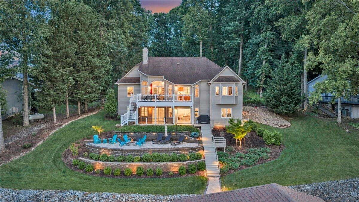 625 Winding Waters DR - Photo 87