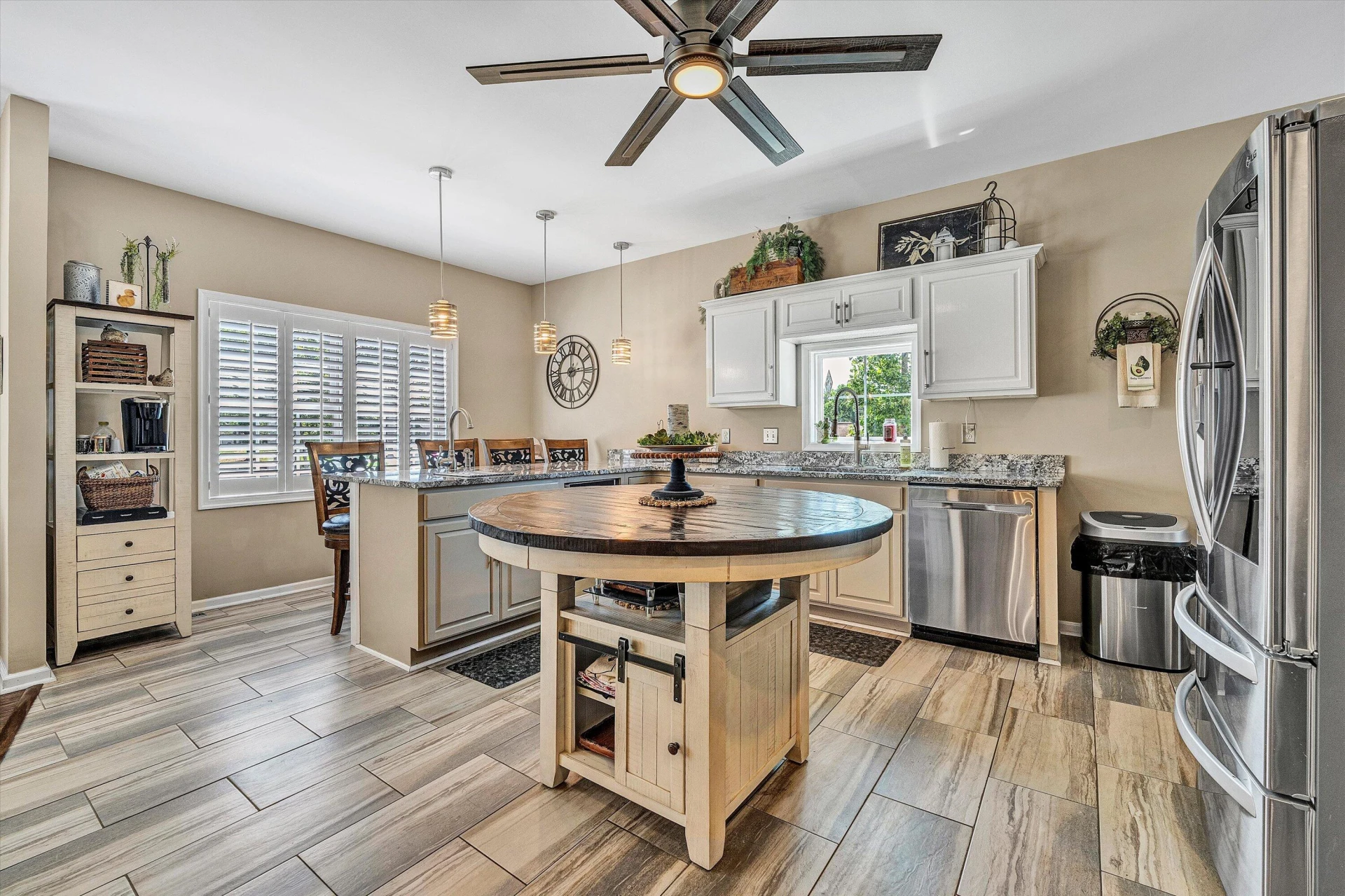 201 Spyglass LN - Photo 14