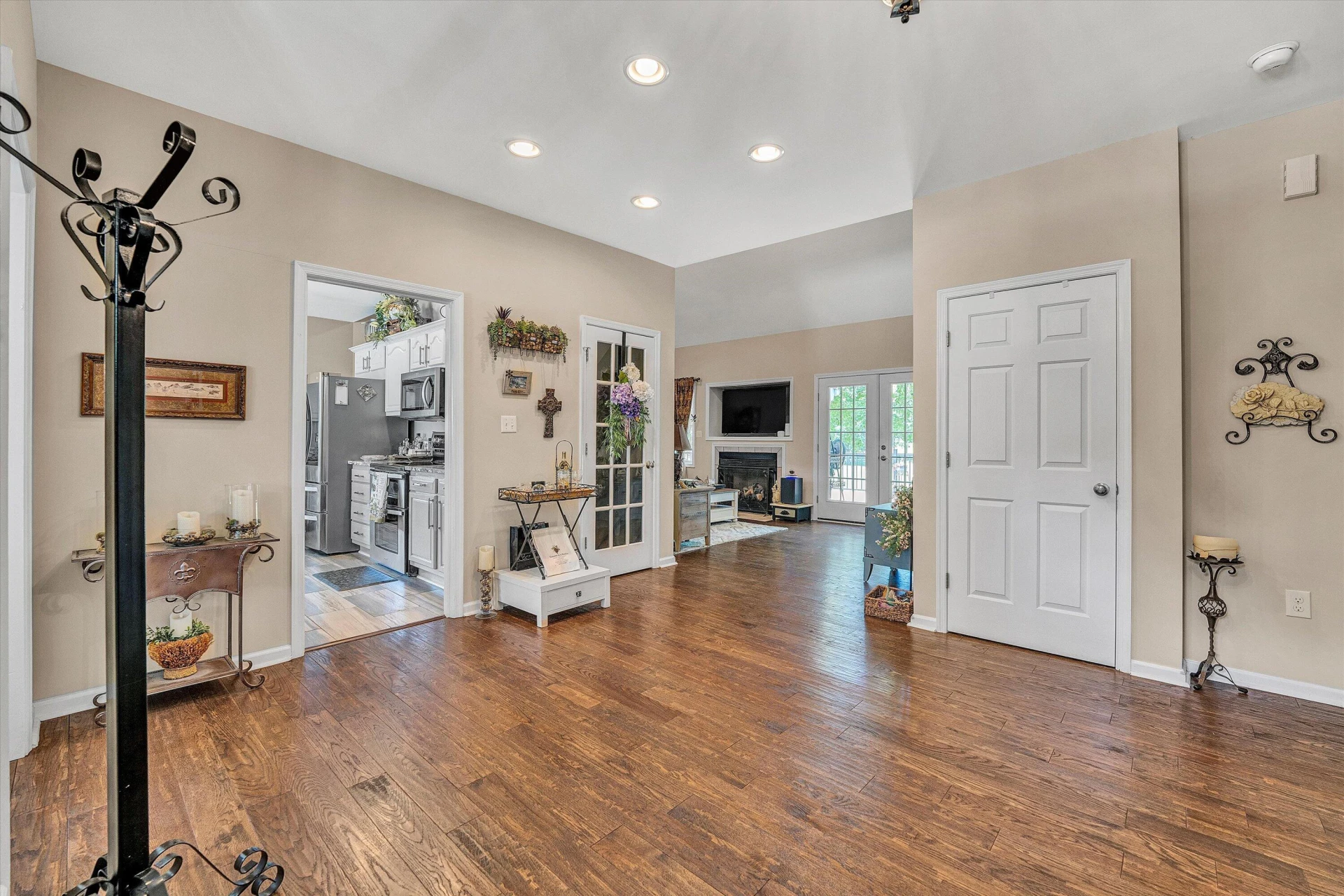 201 Spyglass LN - Photo 7