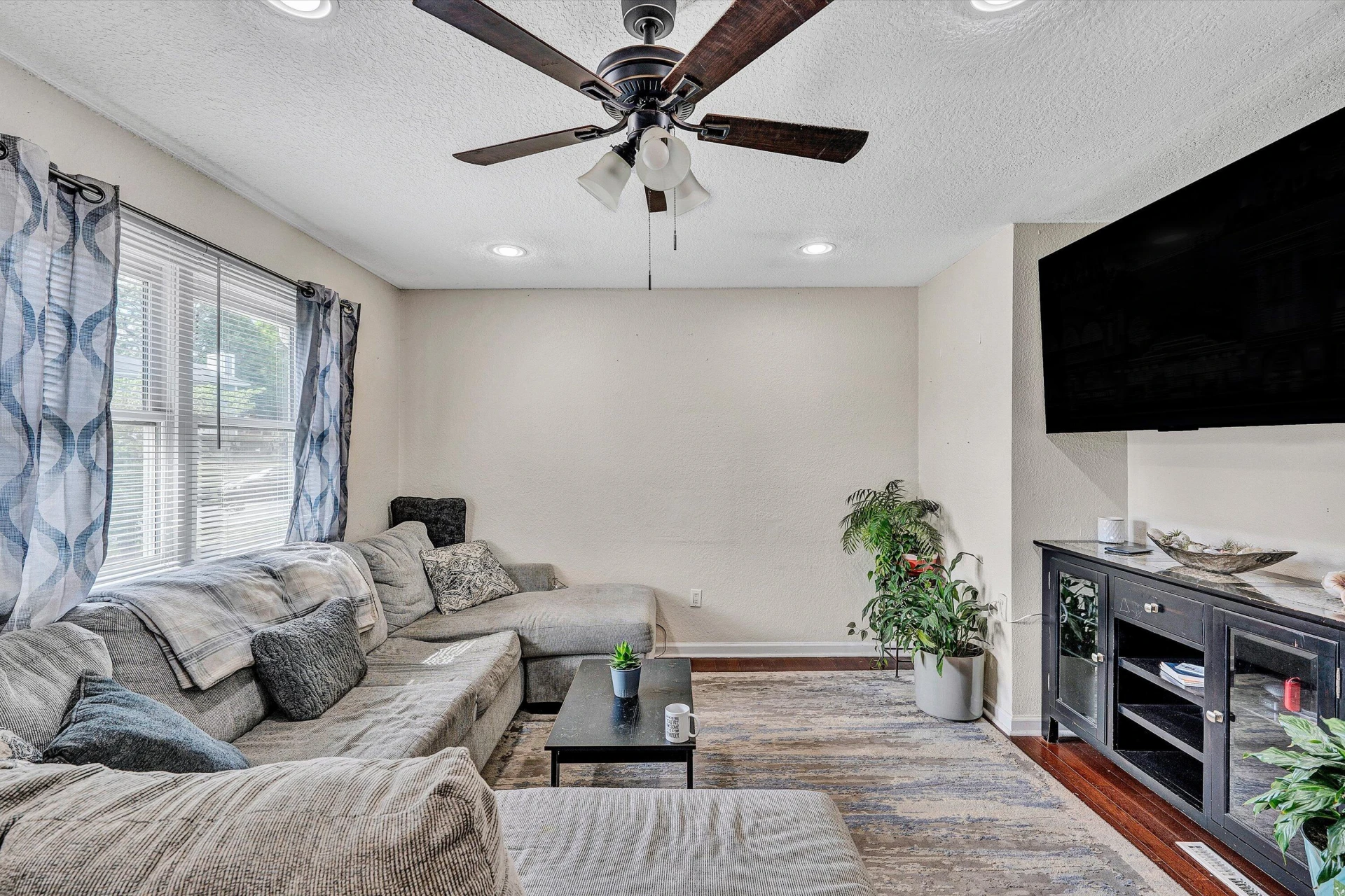 8402 Brubaker DR - Photo 5