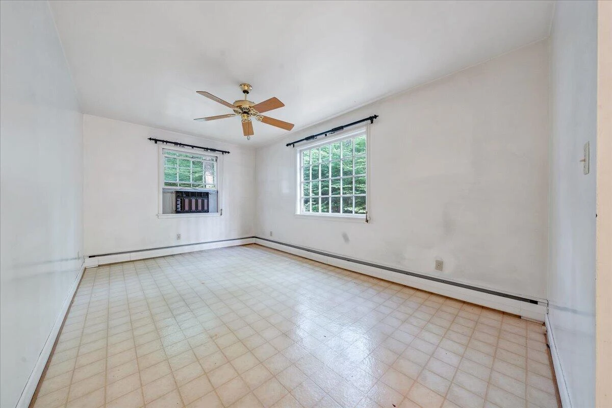 1009 Hardy RD - Photo 14