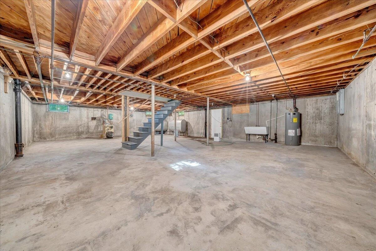 1009 Hardy RD - Photo 29