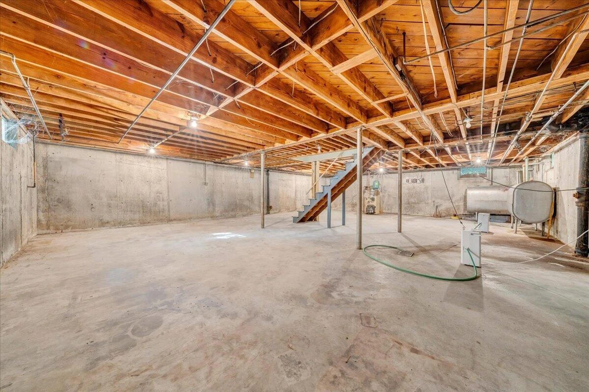 1009 Hardy RD - Photo 31