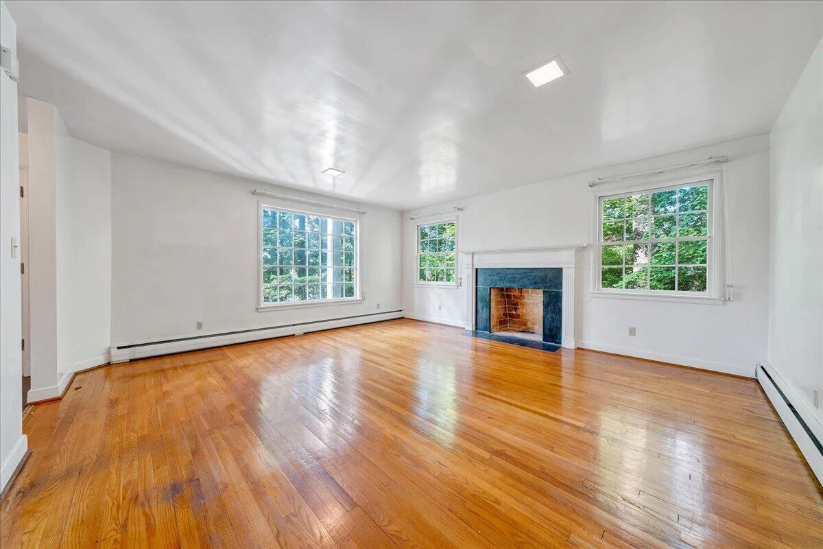 1009 Hardy RD - Photo 4
