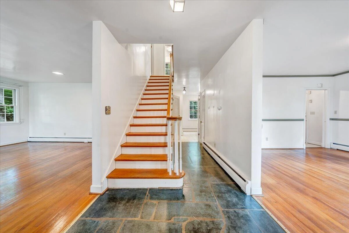 1009 Hardy RD - Photo 8