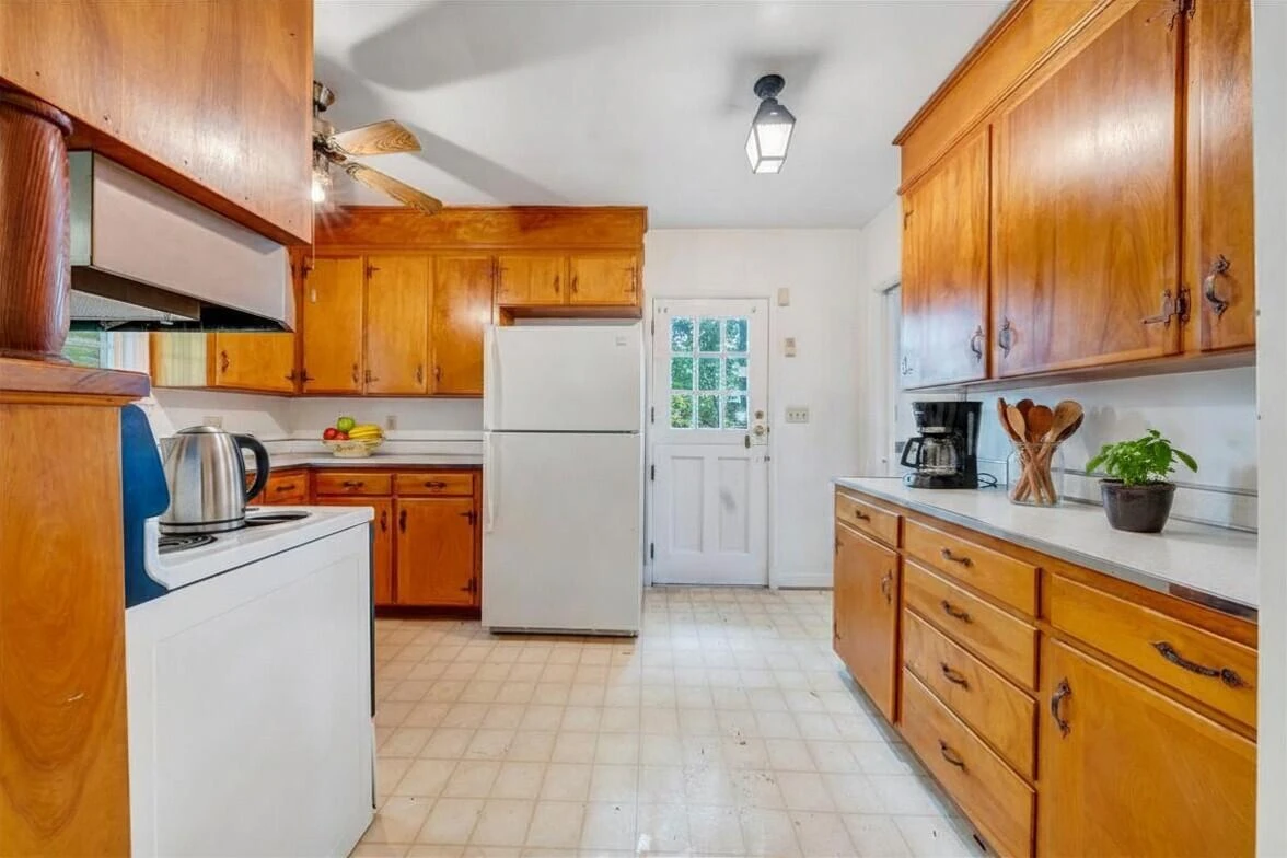 1009 Hardy RD - Photo 9