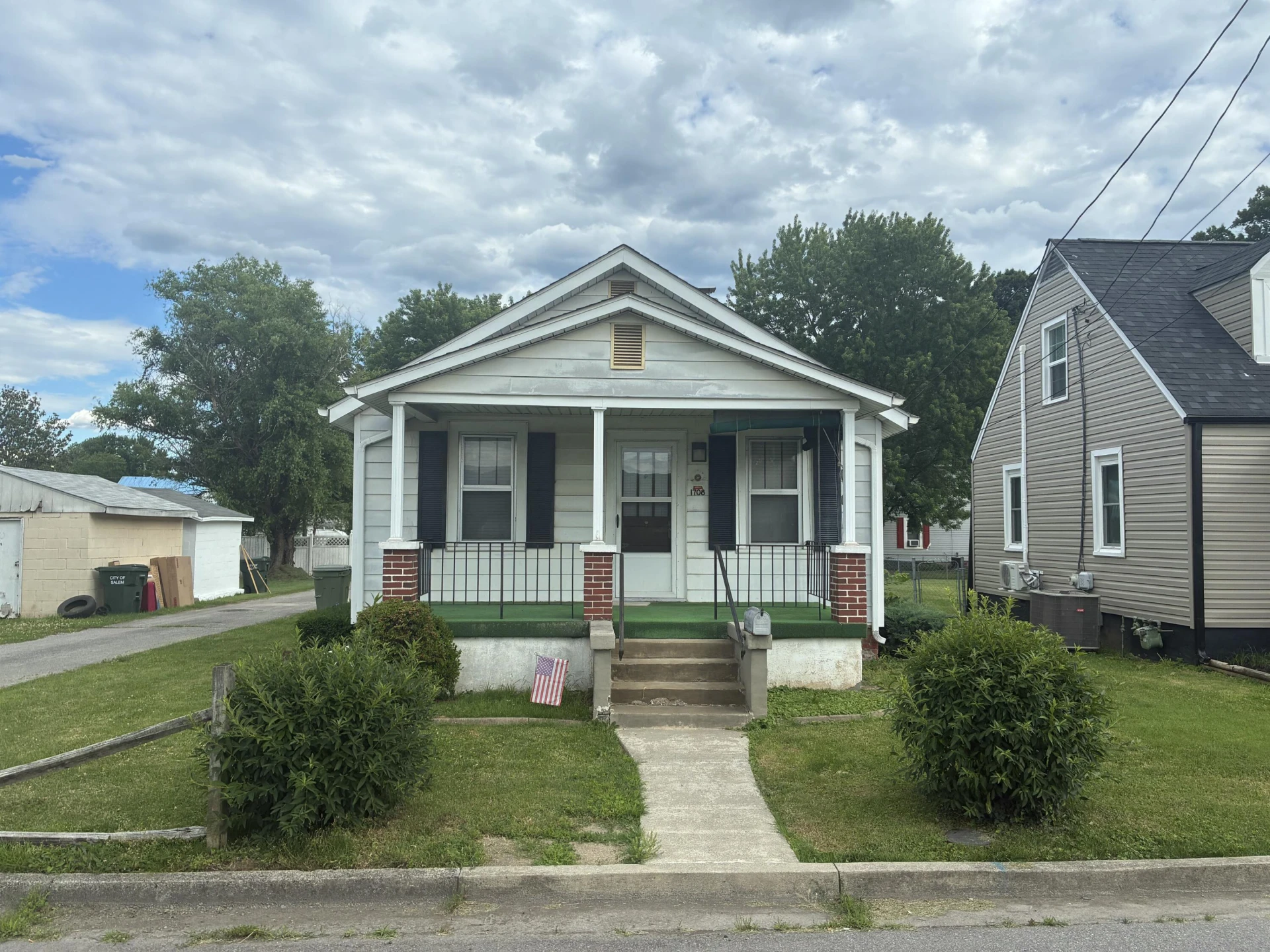 1708 Eddy AVE