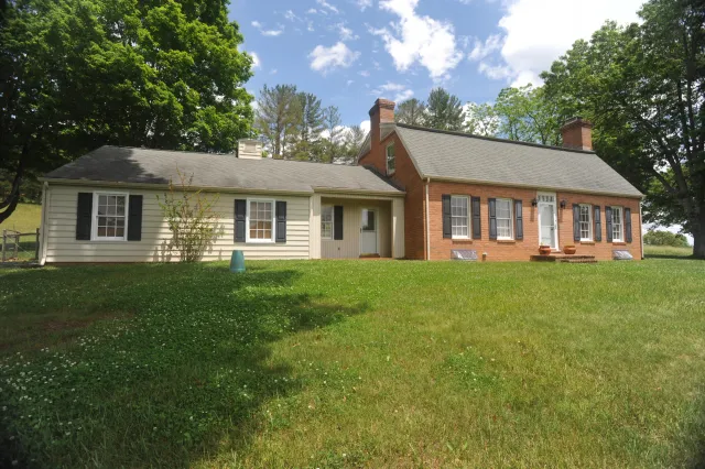 3262 Midland TRL, Lexington, VA, 24450