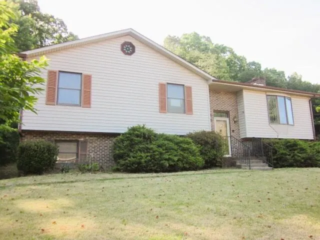 163 FOX CHASE DR, Collinsville, VA, 24078