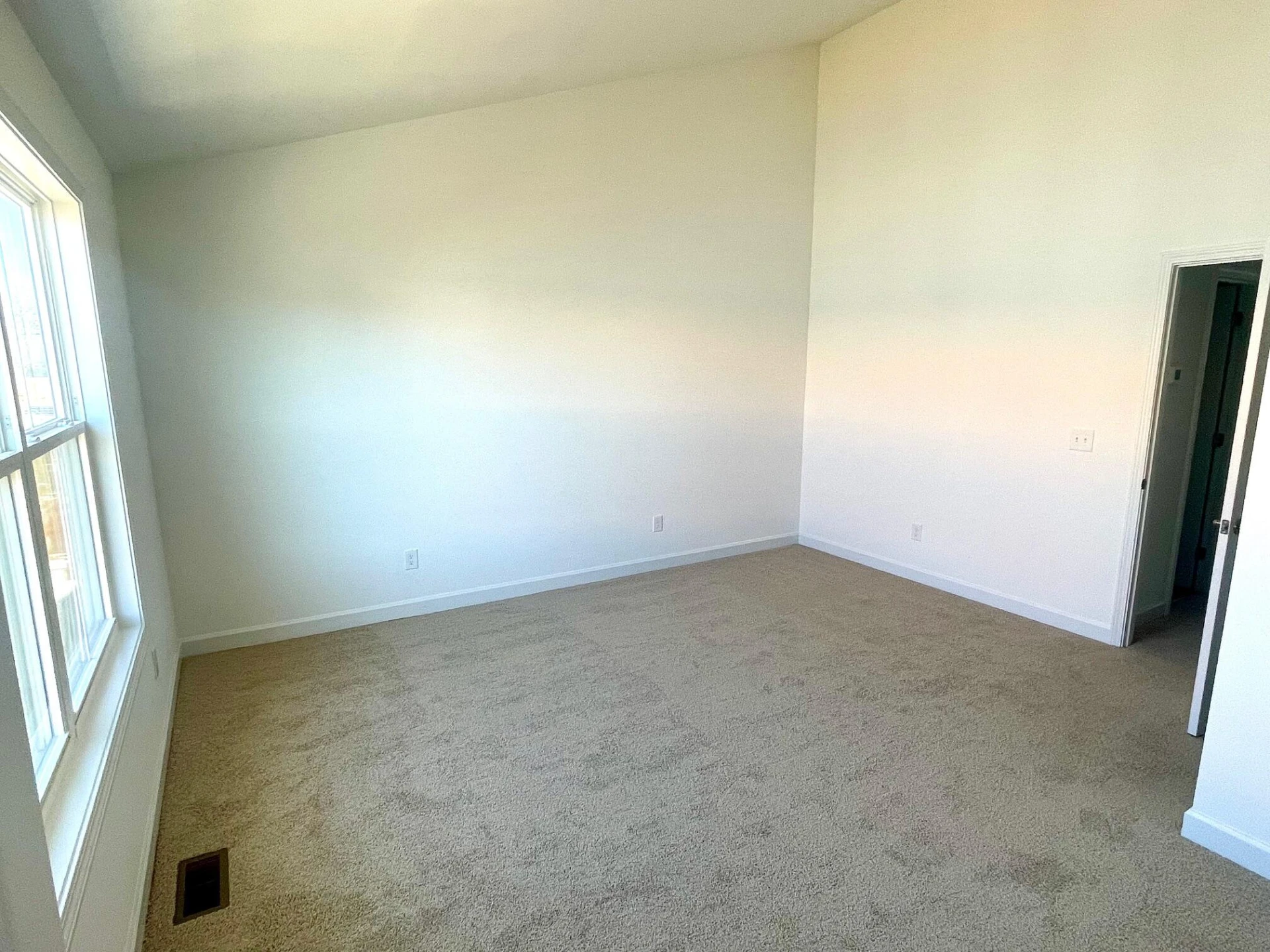209 Broad ST - Photo 17