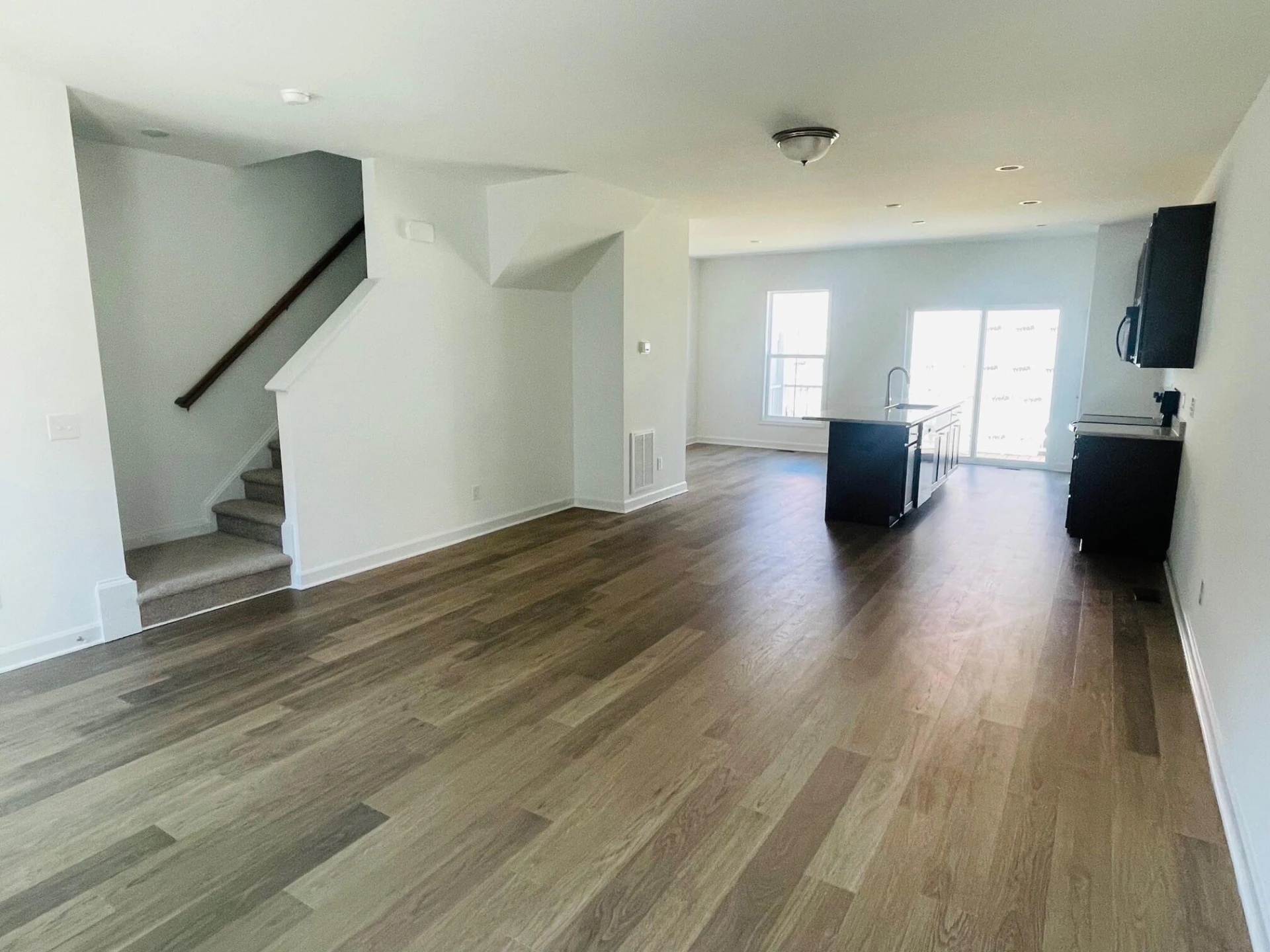 209 Broad ST - Photo 8